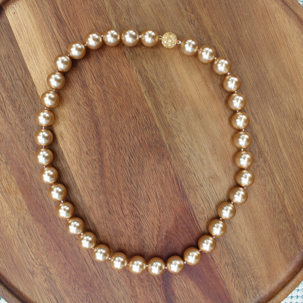 Champagne Shell Pearl Set - Picture 3 of 5